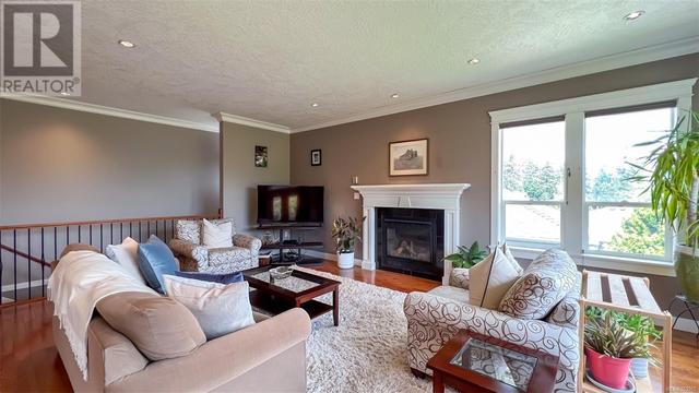 3431 Mary Anne Cres, House detached with 5 bedrooms, 4 bathrooms and 5 parking in Colwood BC | Image 7