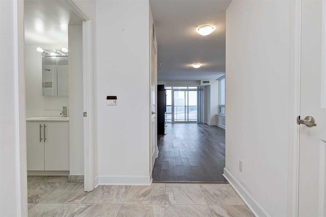1110 - 1 Michael Power Pl, Condo with 2 bedrooms, 2 bathrooms and 1 parking in Toronto ON | Image 3