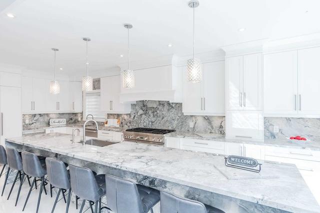 67 Aidan Dr, House detached with 4 bedrooms, 5 bathrooms and 6 parking in Vaughan ON | Image 3
