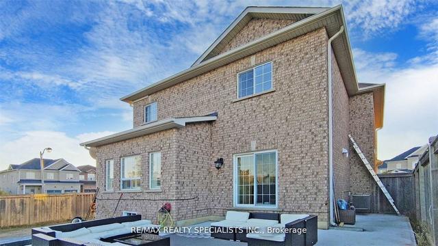 92 Kettlewell Cres, House detached with 3 bedrooms, 3 bathrooms and 12 parking in Brampton ON | Image 31