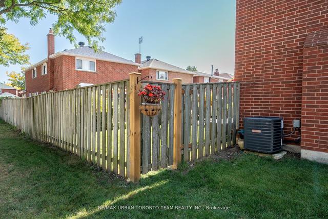 31 Ponymeadow Terr, House detached with 3 bedrooms, 4 bathrooms and 4 parking in Toronto ON | Image 27