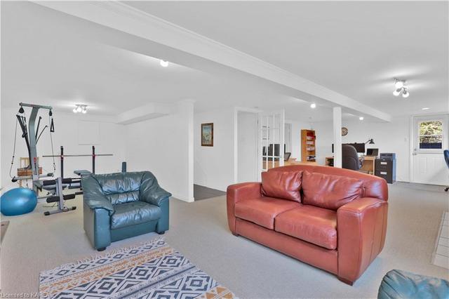 3 Helena Place, House detached with 4 bedrooms, 2 bathrooms and 10 parking in Kingston ON | Image 21
