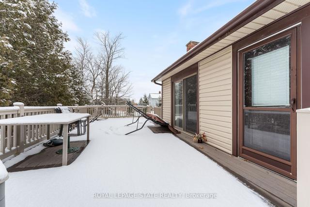 560 Westover Rd, House detached with 3 bedrooms, 2 bathrooms and 9 parking in Hamilton ON | Image 31