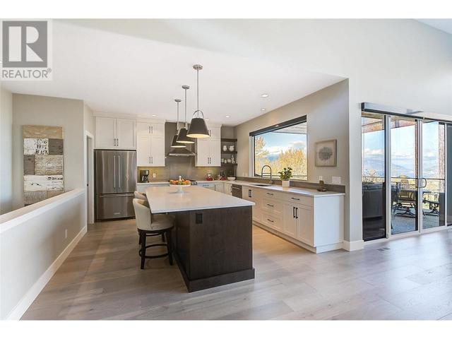 450 Windhover Crt, House detached with 3 bedrooms, 3 bathrooms and 4 parking in Kelowna BC | Image 10
