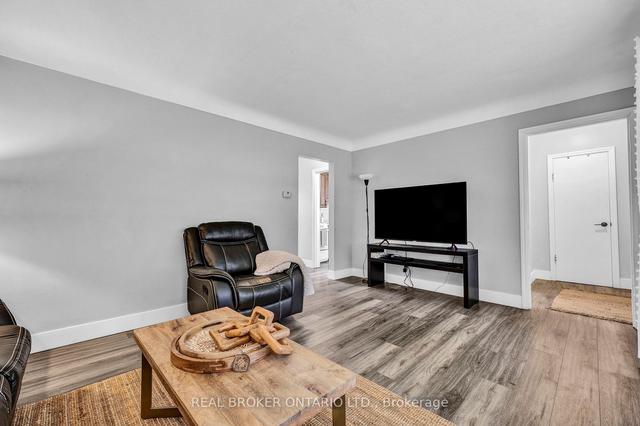 46 Indiana St, House detached with 3 bedrooms, 1 bathrooms and 4 parking in Kitchener ON | Image 24