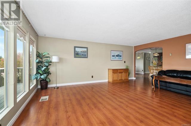 911 Galerno Rd, House detached with 2 bedrooms, 2 bathrooms and 5 parking in Campbell River BC | Image 24