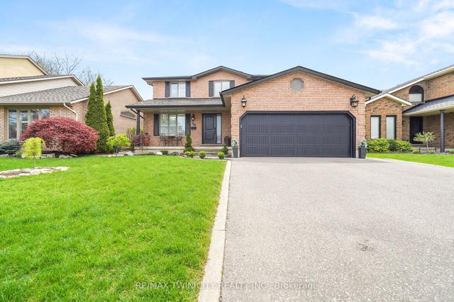 38 Royal Oak Dr, House detached with 3 bedrooms, 3 bathrooms and 4 parking in Brantford ON | Image 1