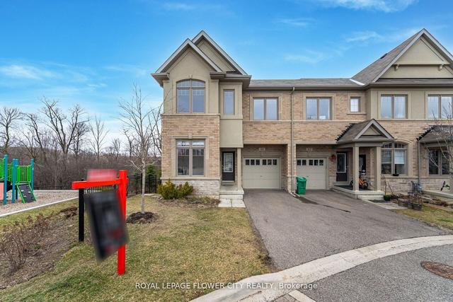 49 Oliana Wy, House attached with 3 bedrooms, 4 bathrooms and 2 parking in Brampton ON | Image 1