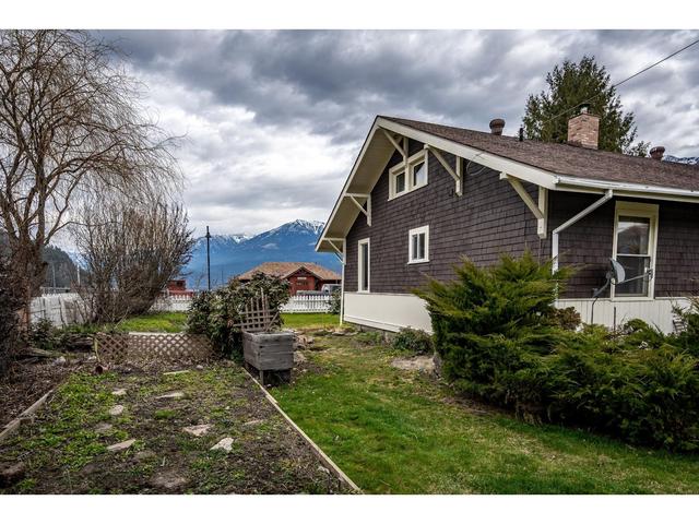 311 Front St, House detached with 3 bedrooms, 2 bathrooms and 4 parking in Kaslo BC | Image 64