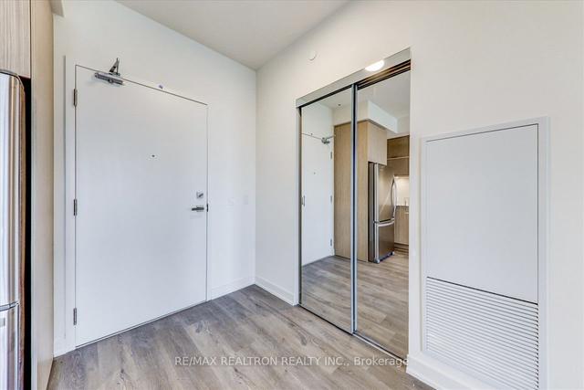 1009 - 10 Deerlick Ct, Condo with 3 bedrooms, 2 bathrooms and 1 parking in Toronto ON | Image 8