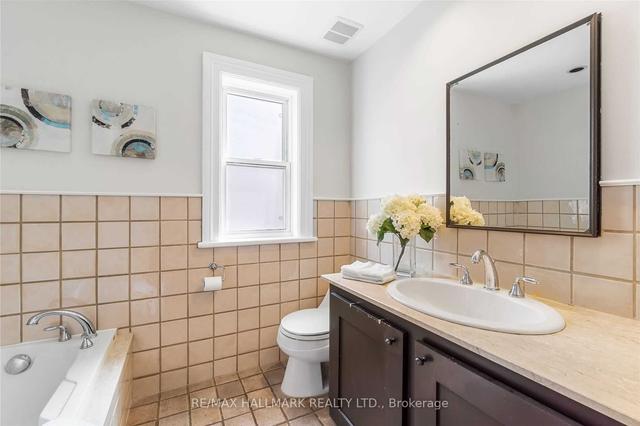 7 Grafton Ave, House semidetached with 3 bedrooms, 2 bathrooms and 2 parking in Toronto ON | Image 11
