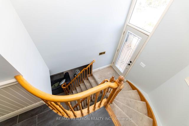 1121 Timberland Cres, House detached with 2 bedrooms, 2 bathrooms and 3 parking in Oshawa ON | Image 18
