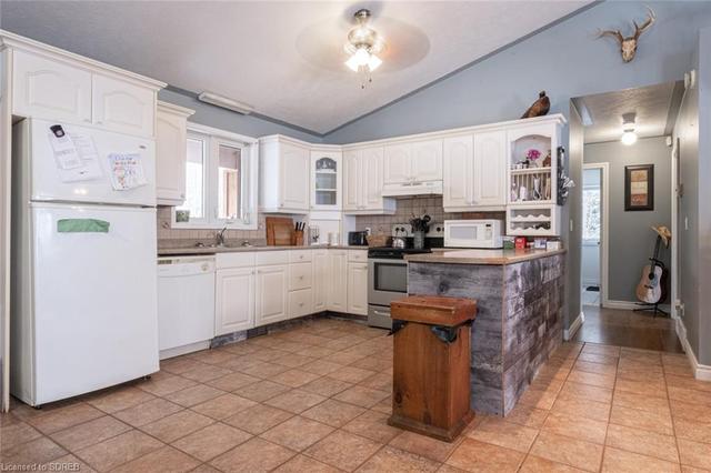 1229 Regional Road 19 Road, House detached with 3 bedrooms, 2 bathrooms and 5 parking in Norfolk County ON | Image 14