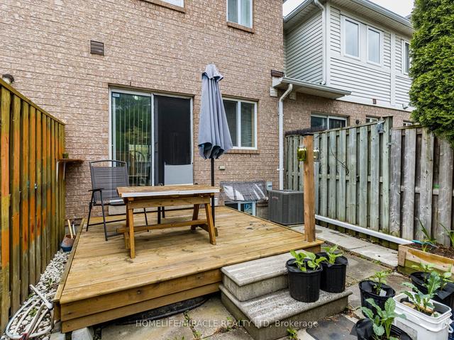 13 Spadina Rd, Townhouse with 3 bedrooms, 3 bathrooms and 1 parking in Brampton ON | Image 28