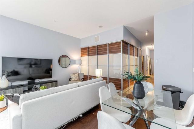 212. - 832 Bay St, Condo with 2 bedrooms, 1 bathrooms and 0 parking in Toronto ON | Image 2