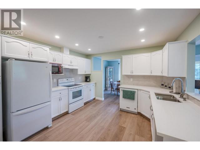 201 - 8412 Jubilee Rd, Condo with 2 bedrooms, 2 bathrooms and 1 parking in Summerland BC | Image 17