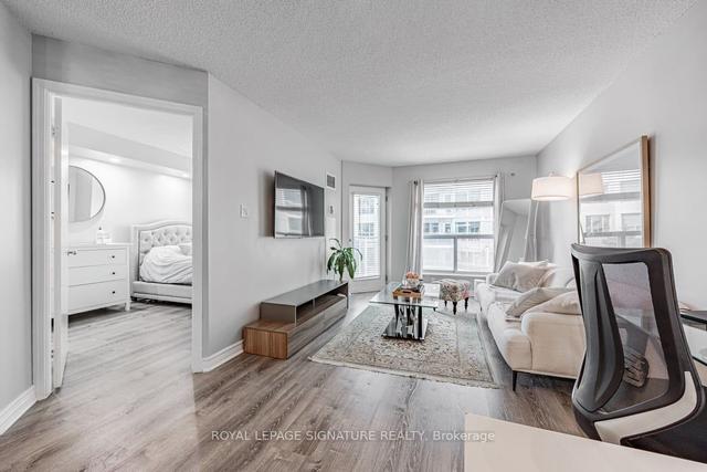 325 - 600 Queens Quay W, Condo with 1 bedrooms, 1 bathrooms and 1 parking in Toronto ON | Image 5