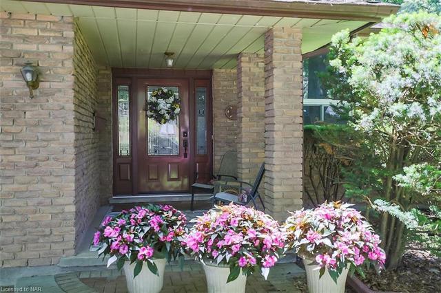 7100 Ridgewood Cres, House detached with 3 bedrooms, 2 bathrooms and 6 parking in Niagara Falls ON | Image 4