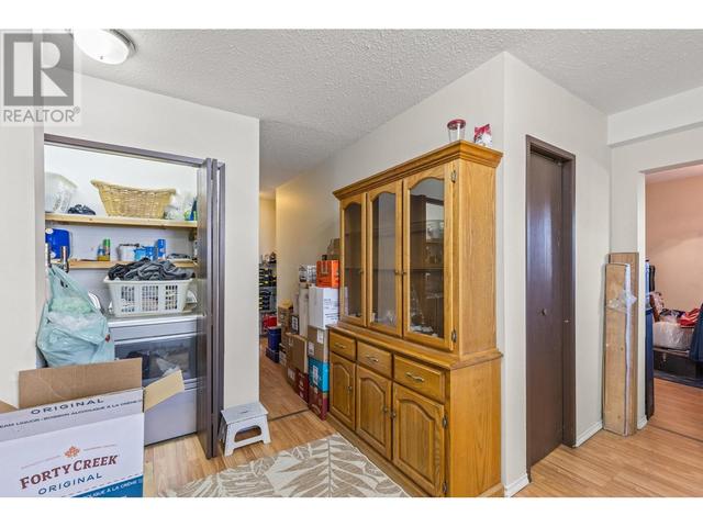 1947/1949 Burtch Rd, House detached with 5 bedrooms, 3 bathrooms and 4 parking in Kelowna BC | Image 51