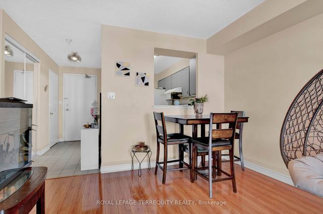 1906 - 400 Mclevin Ave, Condo with 2 bedrooms, 2 bathrooms and 1 parking in Toronto ON | Image 2