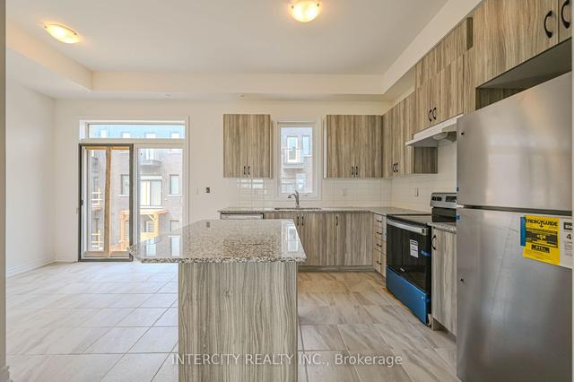 72 Wascana Rd, House attached with 3 bedrooms, 4 bathrooms and 2 parking in Vaughan ON | Image 9