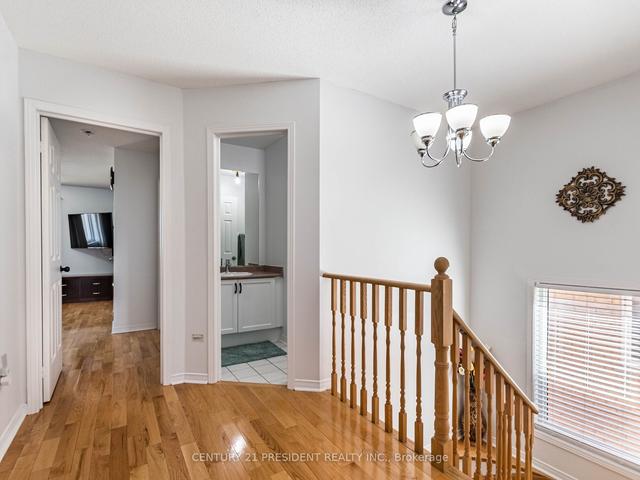 36 Prince Cres, House detached with 4 bedrooms, 4 bathrooms and 3 parking in Brampton ON | Image 8