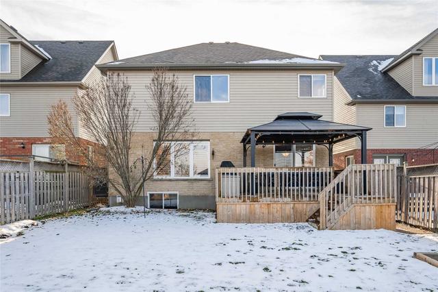 35 Atto Dr, House detached with 3 bedrooms, 4 bathrooms and 6 parking in Guelph ON | Image 28