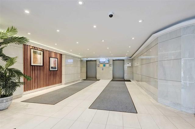 405 - 10 Stonehill Ct, Condo with 3 bedrooms, 2 bathrooms and 1 parking in Toronto ON | Image 4