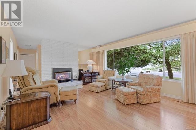 1530 Marban Rd, House detached with 3 bedrooms, 2 bathrooms and 3 parking in Nanaimo BC | Image 5