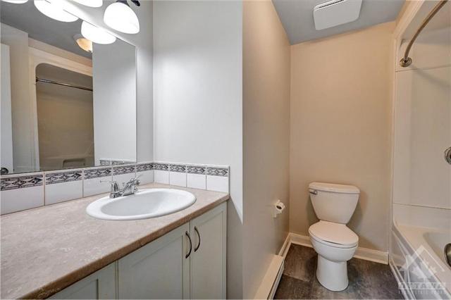 3169 Olympic Way, Townhouse with 3 bedrooms, 2 bathrooms and 1 parking in Ottawa ON | Image 15