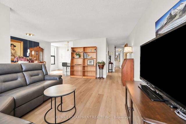 1903 - 75 Queen St N, Condo with 3 bedrooms, 2 bathrooms and 1 parking in Hamilton ON | Image 34