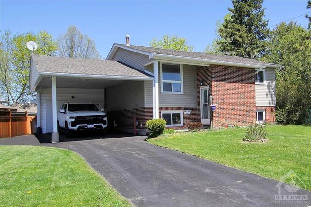 451 Joseph St, House detached with 3 bedrooms, 2 bathrooms and 4 parking in Carleton Place ON | Image 1