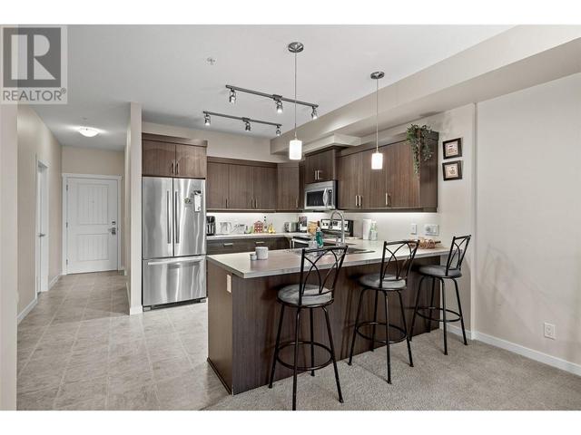 106 - 3733 Casorso Rd, Condo with 1 bedrooms, 2 bathrooms and 1 parking in Kelowna BC | Image 5