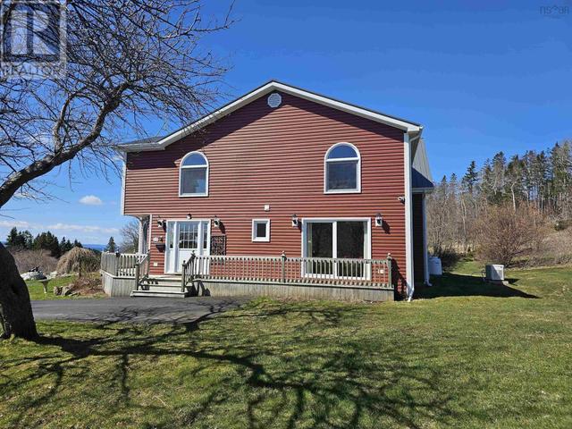 2125 Hillside Boularderie Rd, House detached with 5 bedrooms, 3 bathrooms and null parking in Cape Breton NS | Image 9