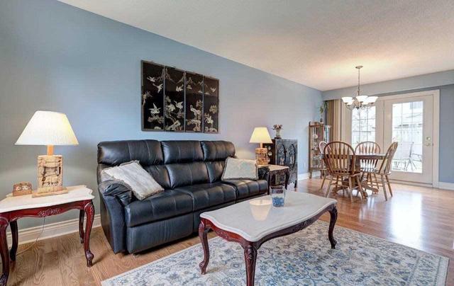 646 Lomond Cres, House detached with 4 bedrooms, 2 bathrooms and 4 parking in Burlington ON | Image 4