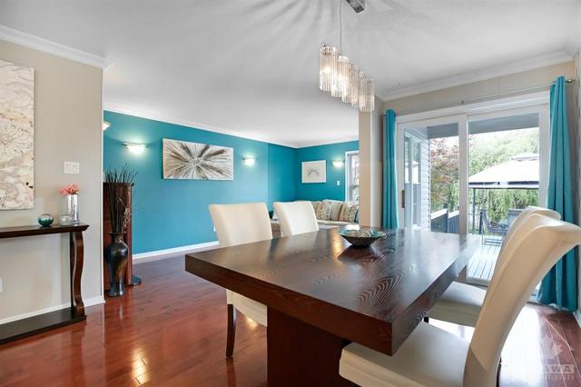 109 Topham Terr, Townhouse with 3 bedrooms, 3 bathrooms and 3 parking in Ottawa ON | Image 4