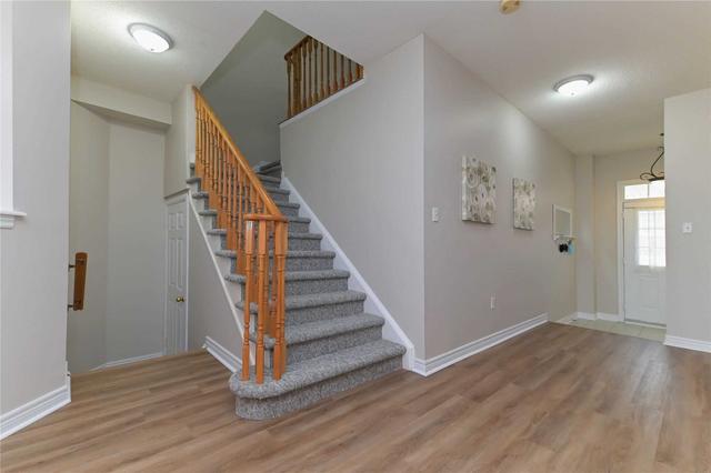 81 Ashdale Rd, House semidetached with 3 bedrooms, 4 bathrooms and 3 parking in Brampton ON | Image 4