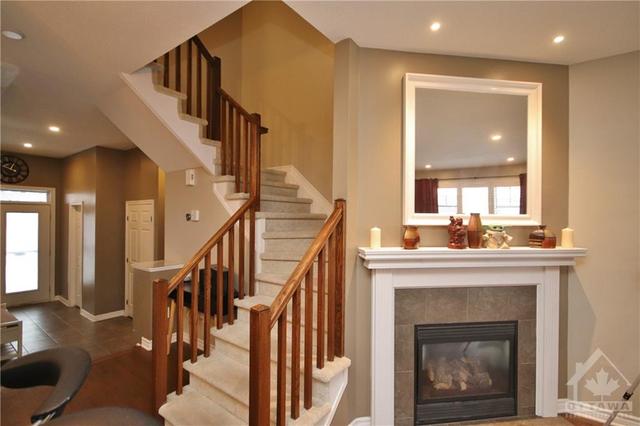 86 Selhurst Ave, Townhouse with 3 bedrooms, 3 bathrooms and 2 parking in Ottawa ON | Image 16