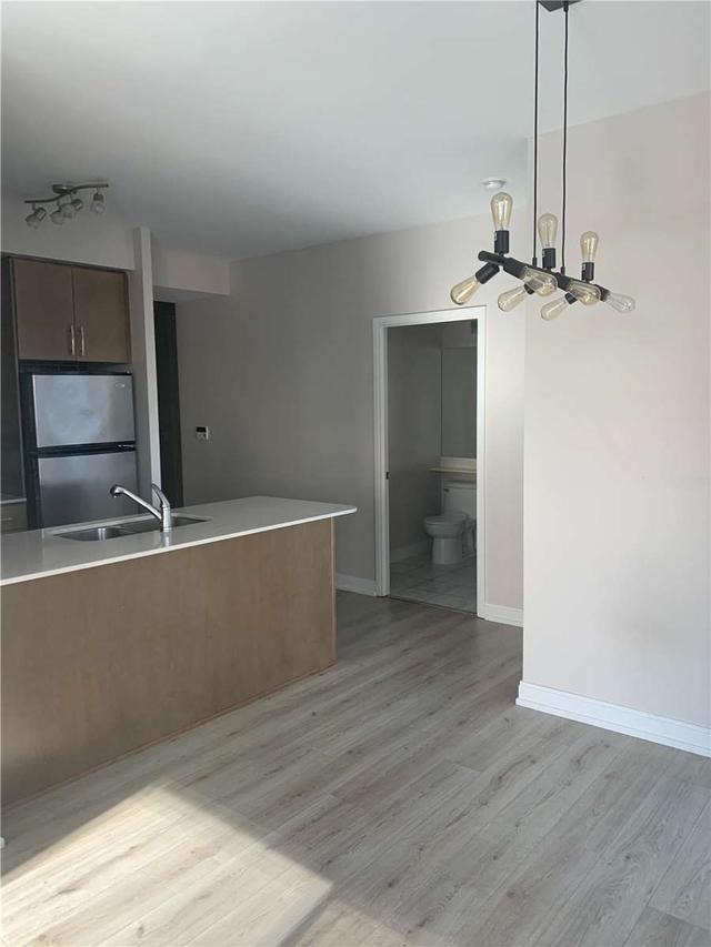 1205 - 38 The Espl, Condo with 2 bedrooms, 2 bathrooms and 1 parking in Toronto ON | Image 17