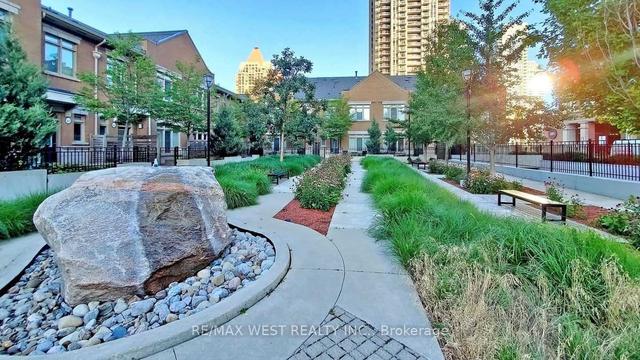 129 - 383 Prince Of Wales Dr, Townhouse with 3 bedrooms, 3 bathrooms and 2 parking in Mississauga ON | Image 13