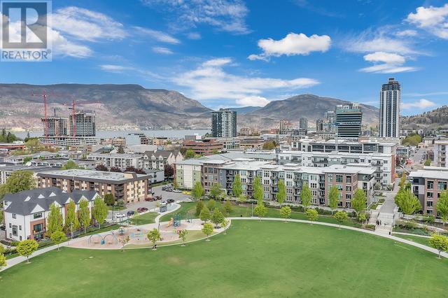 111 - 1775 Chapman Pl, Condo with 2 bedrooms, 1 bathrooms and 1 parking in Kelowna BC | Image 2