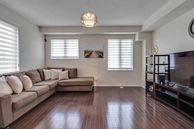58 Soccavo Cres, Townhouse with 3 bedrooms, 3 bathrooms and 2 parking in Brampton ON | Image 35