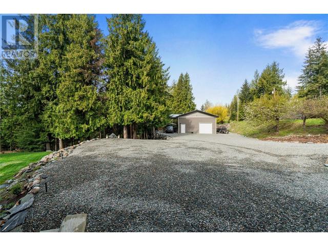 7430 Stampede Trail, House detached with 3 bedrooms, 2 bathrooms and 4 parking in Columbia Shuswap F BC | Image 63