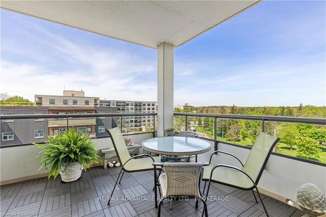 701 - 1180 Commissioners Rd W, Condo with 2 bedrooms, 2 bathrooms and 2 parking in London ON | Image 7