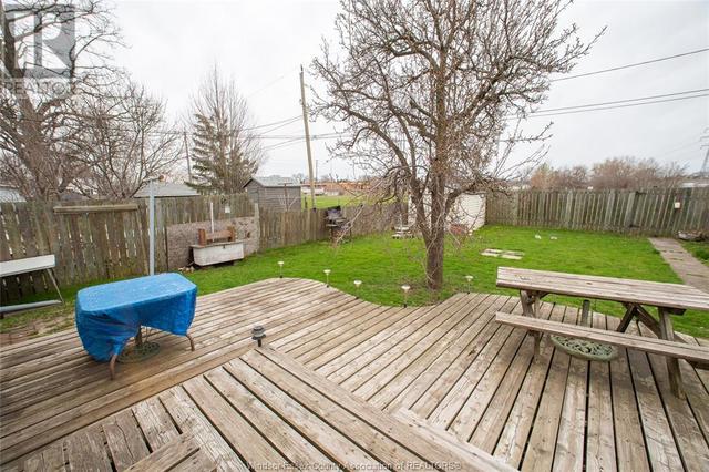 859 Wellington, House detached with 2 bedrooms, 1 bathrooms and null parking in Windsor ON | Image 23