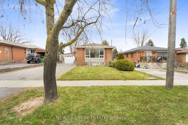 17 Vanwart Dr, House detached with 3 bedrooms, 2 bathrooms and 5 parking in Toronto ON | Image 1