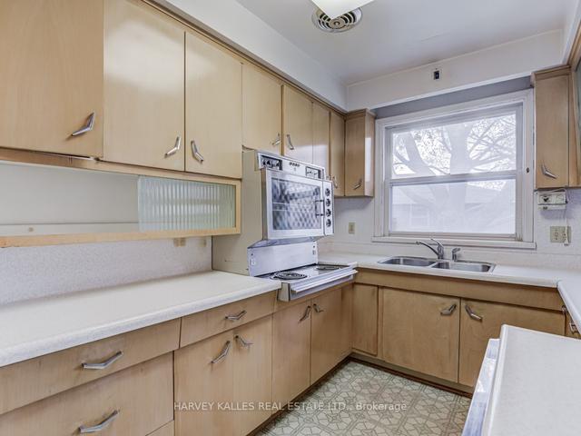 22 Arlstan Dr, House detached with 3 bedrooms, 3 bathrooms and 6 parking in Toronto ON | Image 22