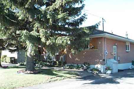364 Stevenson Rd N, House detached with 3 bedrooms, 3 bathrooms and 3 parking in Oshawa ON | Image 1