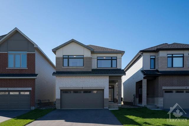 7 Mendoza Way, House detached with 4 bedrooms, 3 bathrooms and 4 parking in Ottawa ON | Image 1