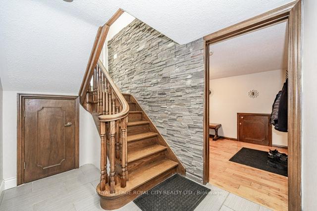 82 Sunnylea Cres, House detached with 4 bedrooms, 3 bathrooms and 7 parking in Guelph ON | Image 19